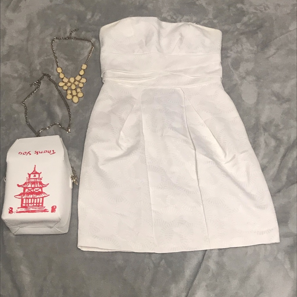 White Sleeveless Dress